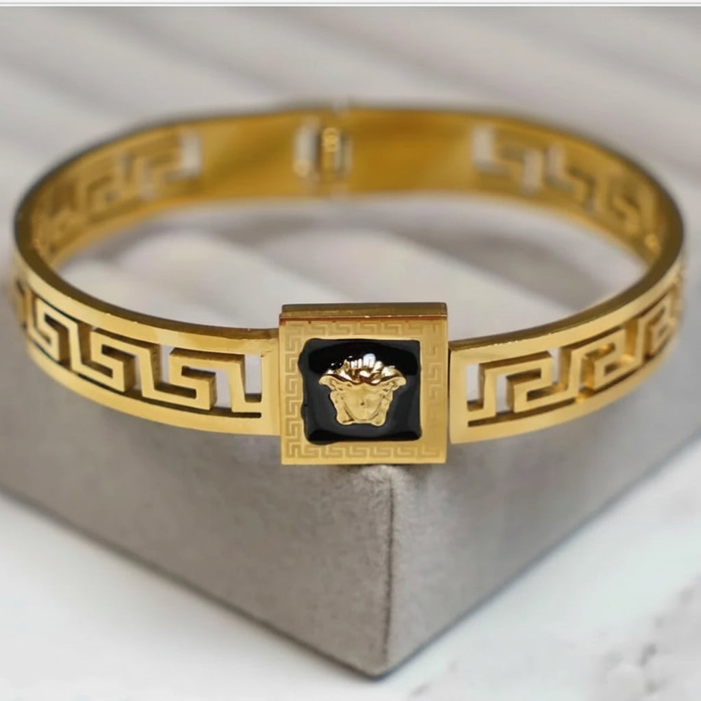 Premium stainless steel lion head handcuff bracelet | Muntaha Store