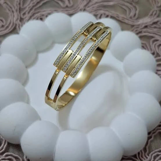 Premium quality stainless steel handcuff bracelet for women, elegant stripe design | Muntaha Store