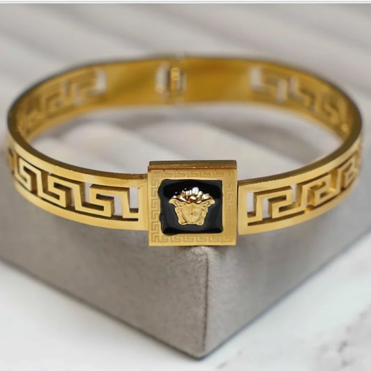 Premium stainless steel lion head handcuff bracelet | Muntaha Store