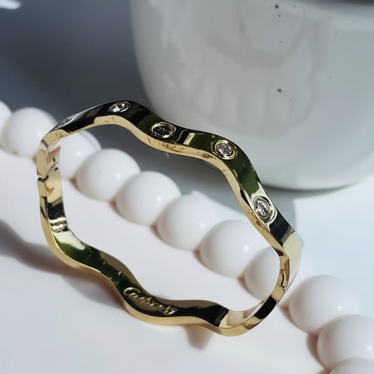 Premium stainless steel zig zag handcuff bracelet for women | Muntaha Store